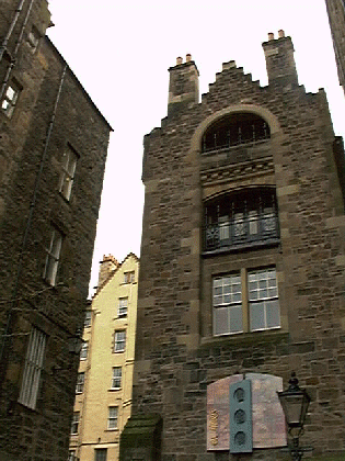 A brownstone? In Edinburgh? Whodathunkit!